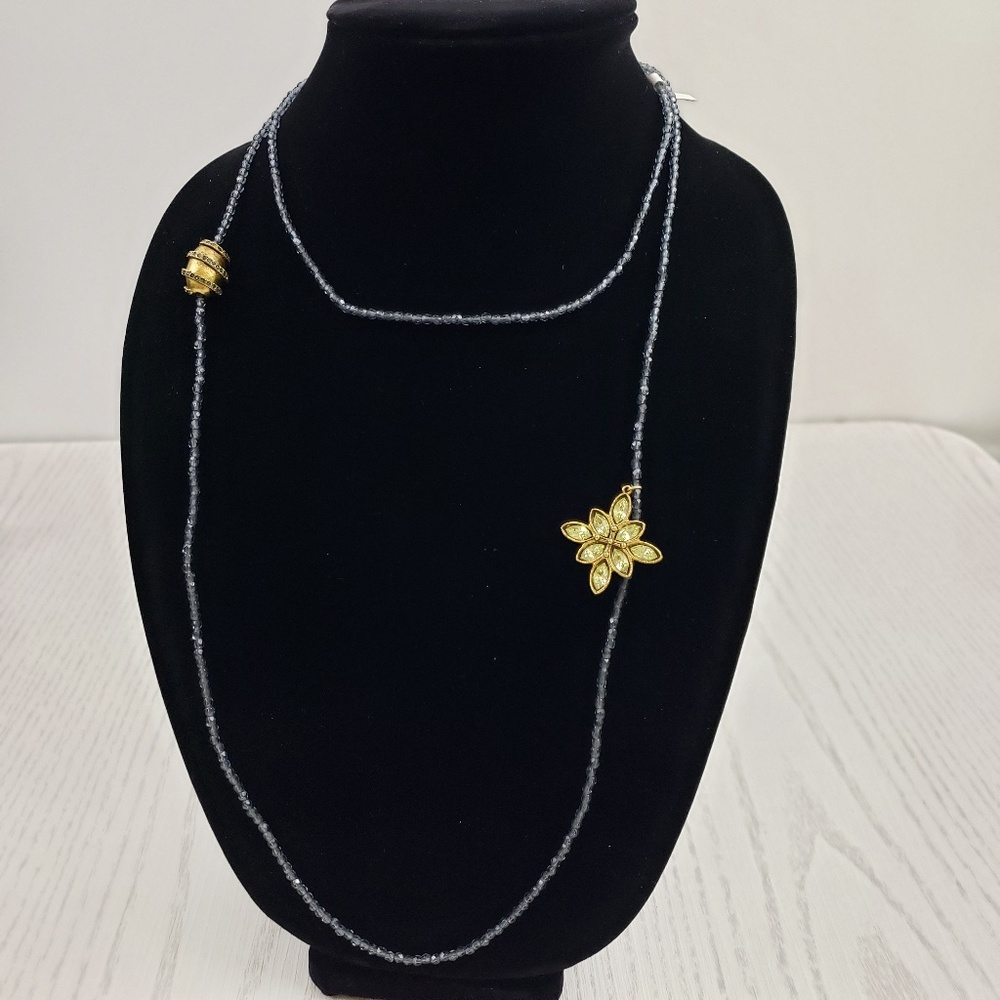 Linda Levinson Beaded Crystal Necklace Flower Blue